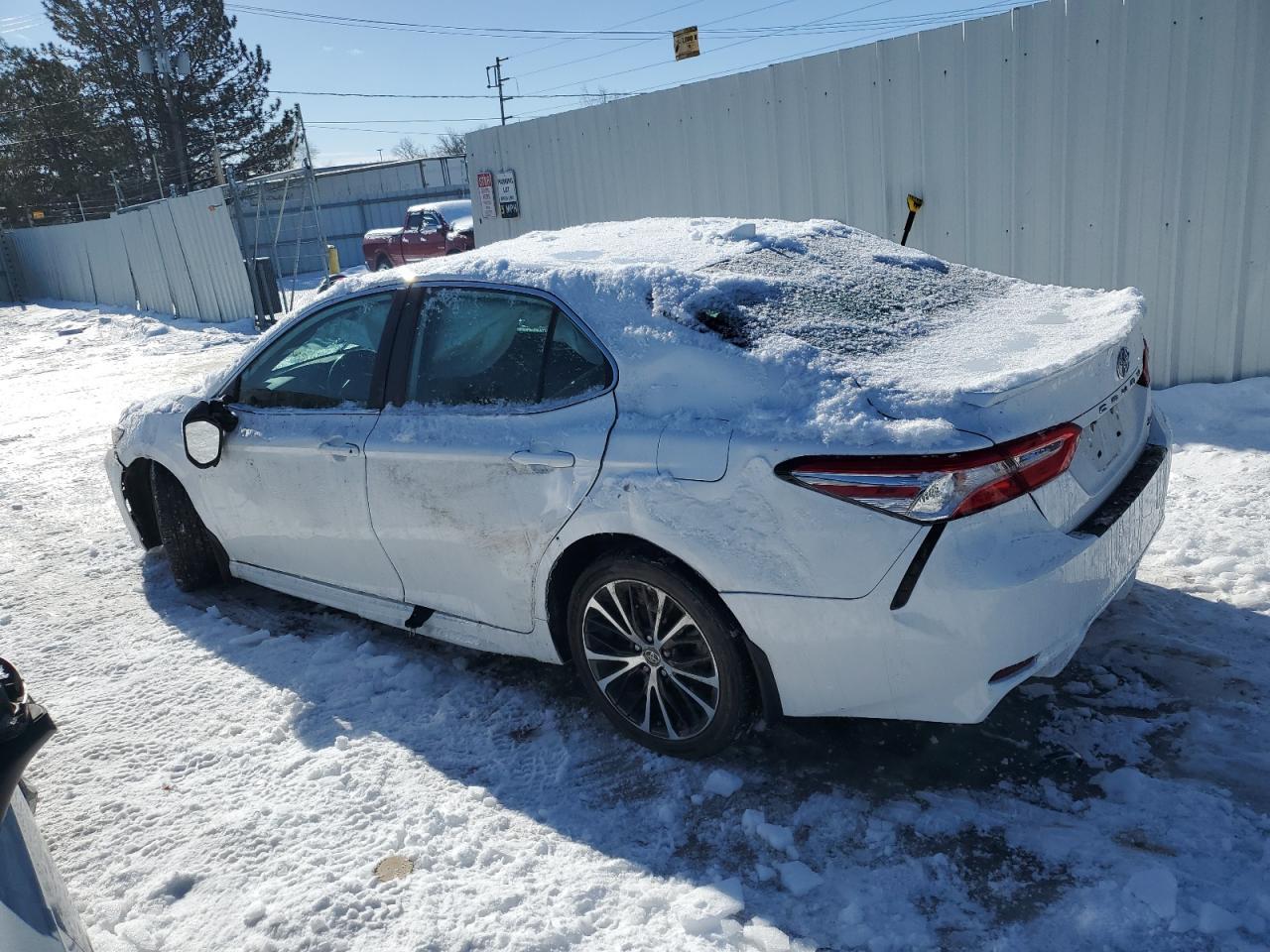 2020 TOYOTA CAMRY SE - Фото 2
