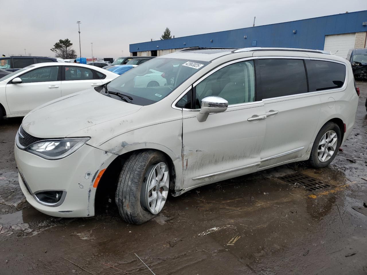 2020 CHRYSLER PACIFICA L