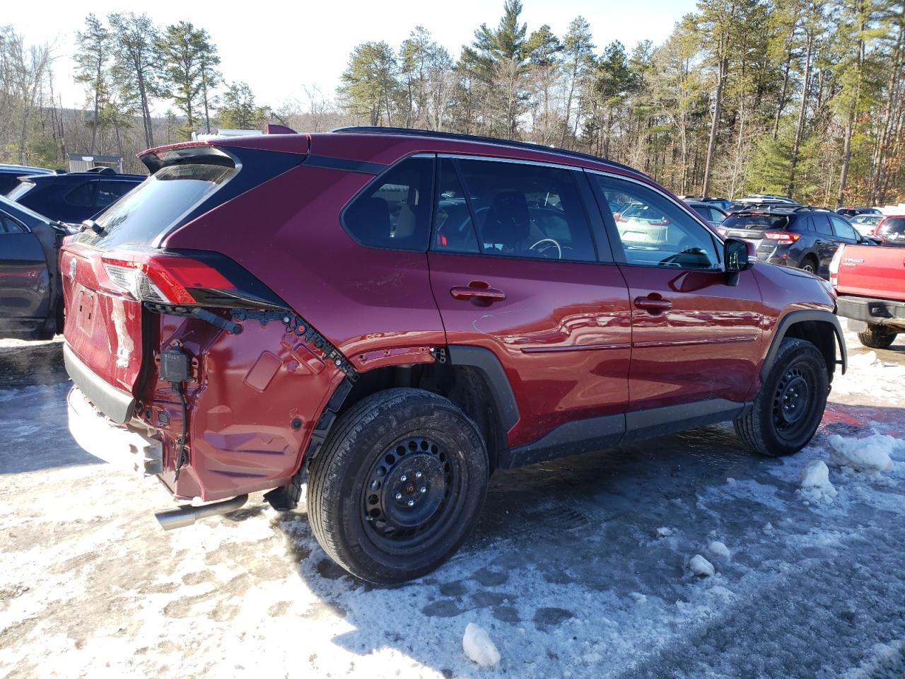 2021 TOYOTA RAV4 LE - Фото 3
