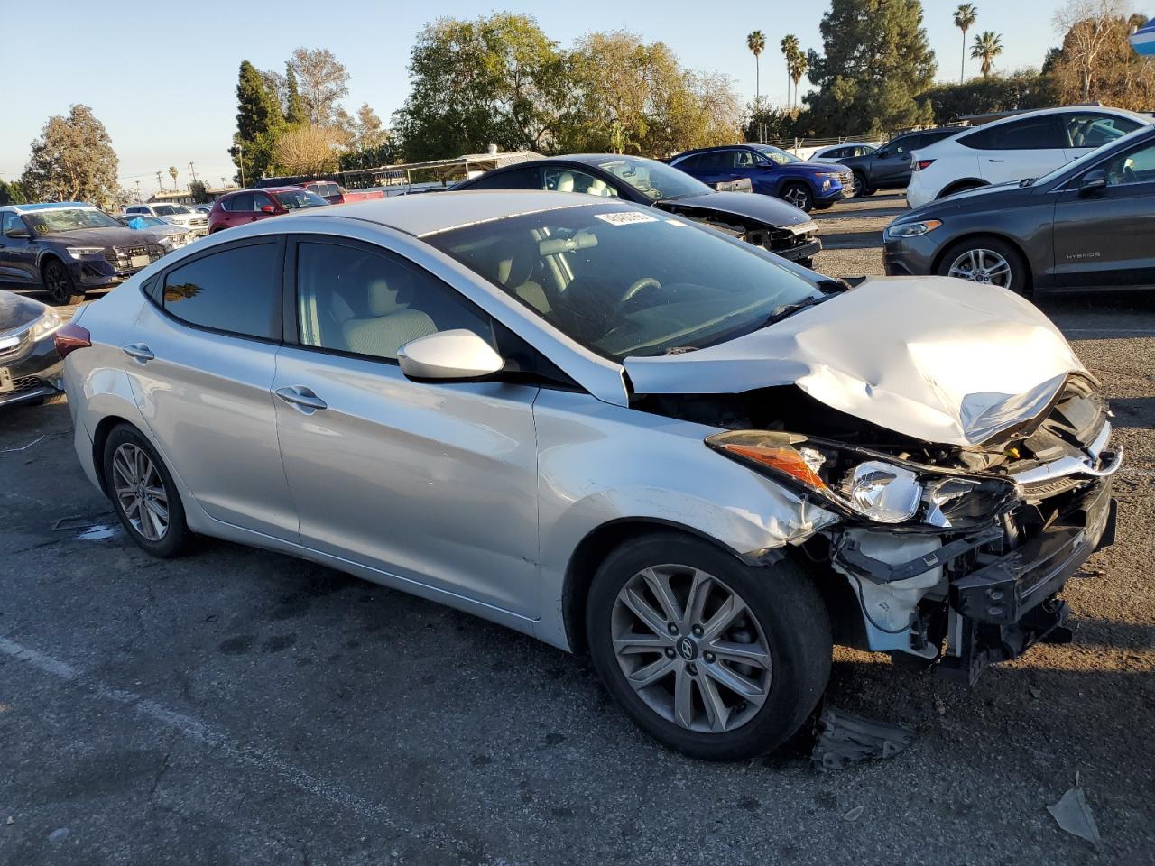 2015 HYUNDAI ELANTRA SE - Image 4