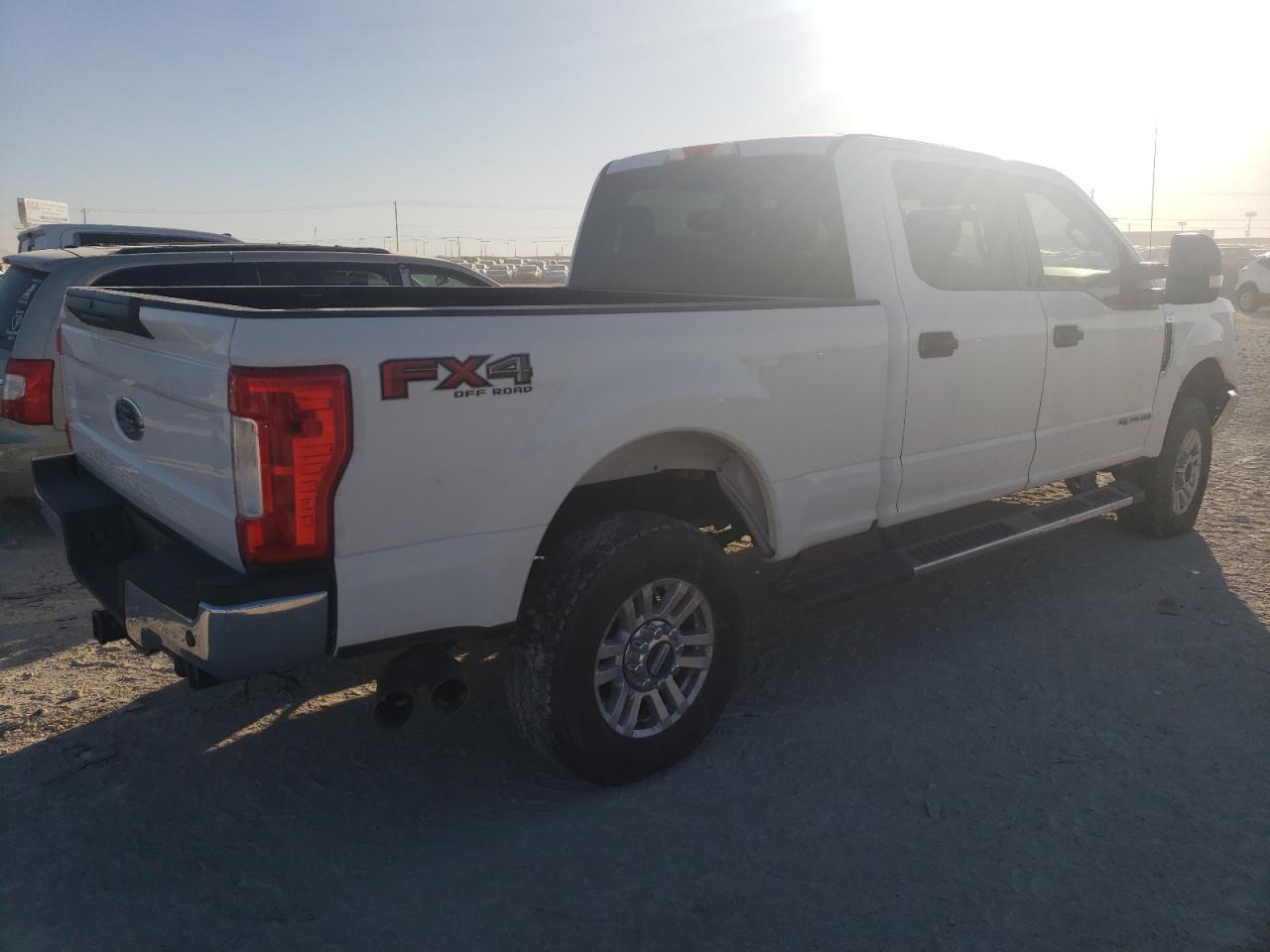 2017 FORD F250 SUPER - Image 3