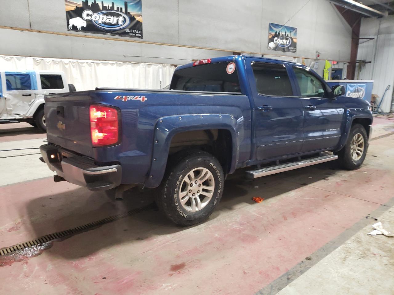 2017 CHEVROLET SILVERADO - Фото 3