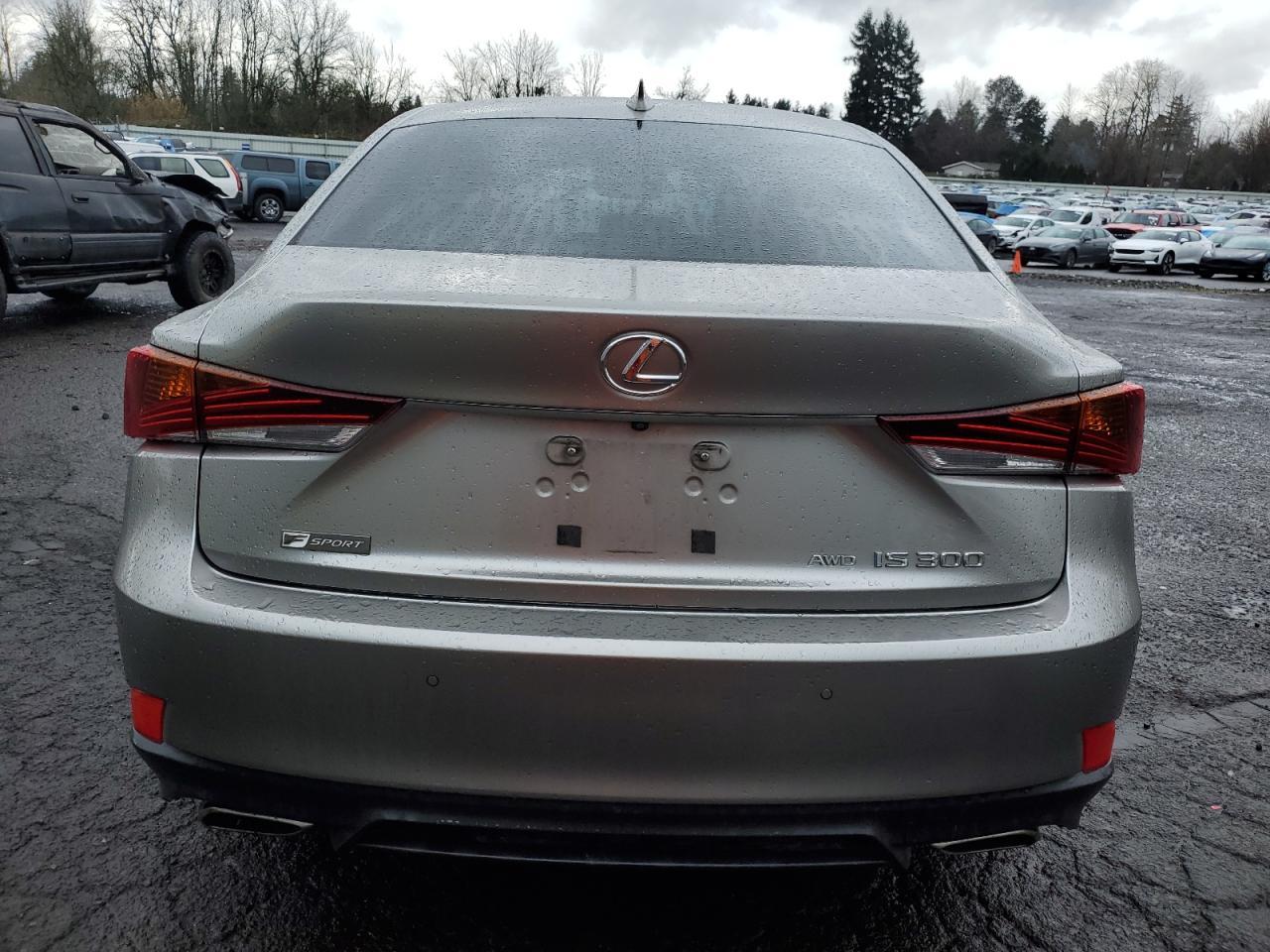 2018 LEXUS IS 300 - Image 6