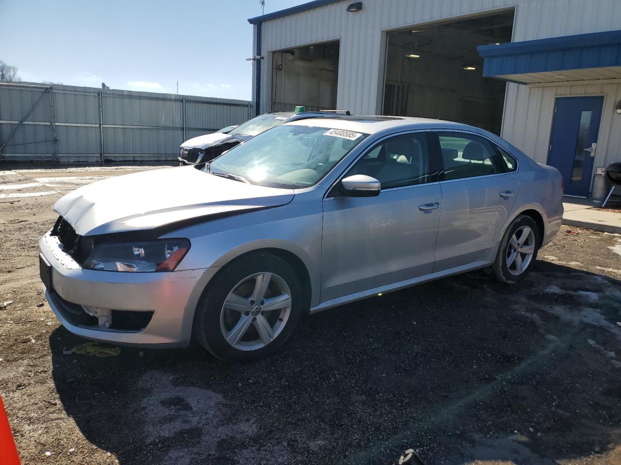 2013 VOLKSWAGEN PASSAT SE