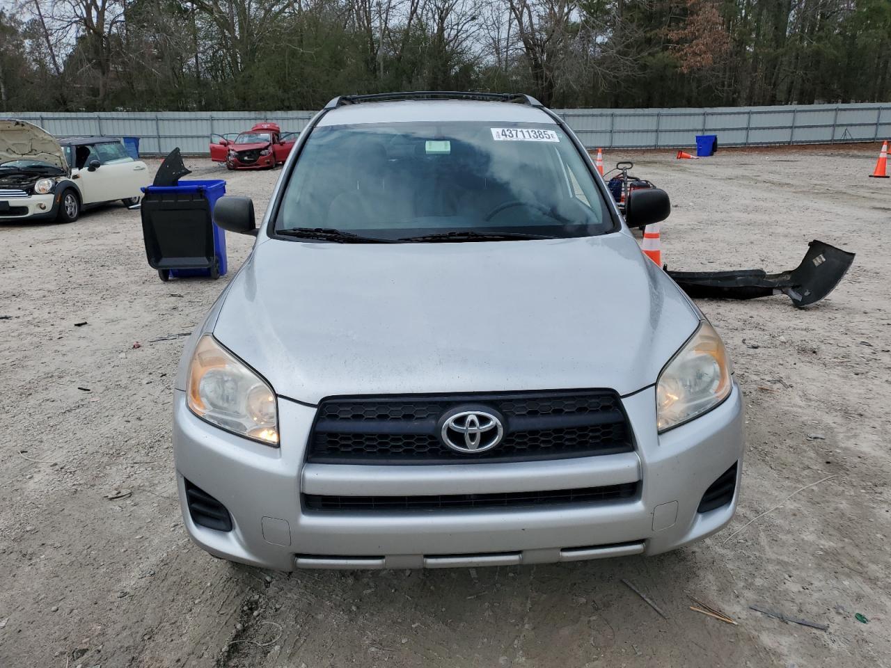 2011 TOYOTA RAV4 - Фото 5