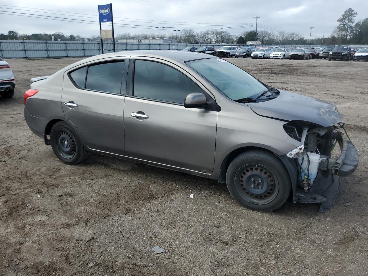 2014 NISSAN VERSA S - Фото 4