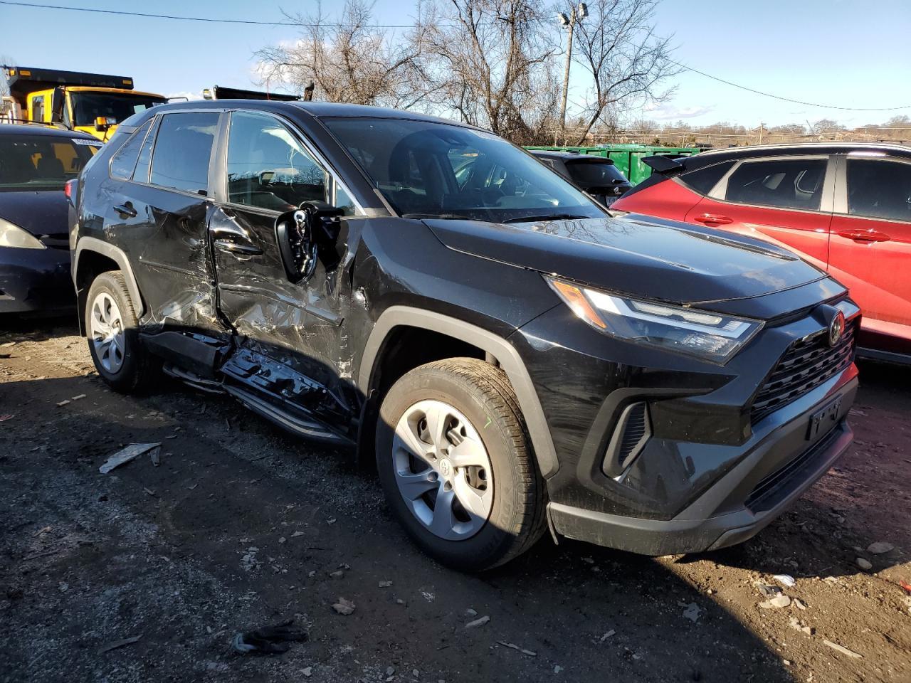 2023 TOYOTA RAV4 LE - Фото 4
