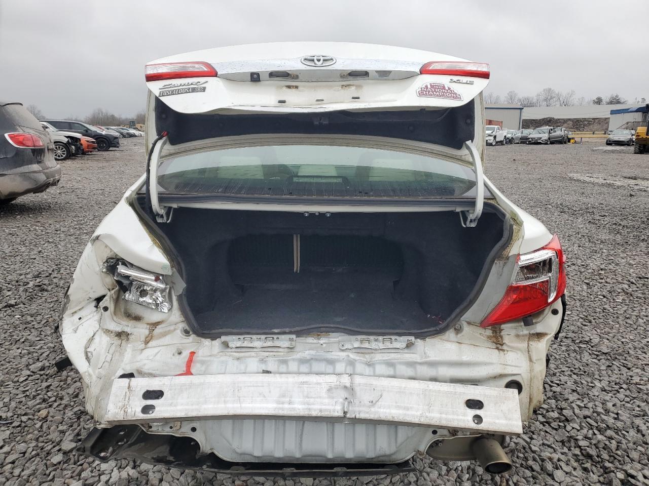 2014 TOYOTA CAMRY L - Image 6