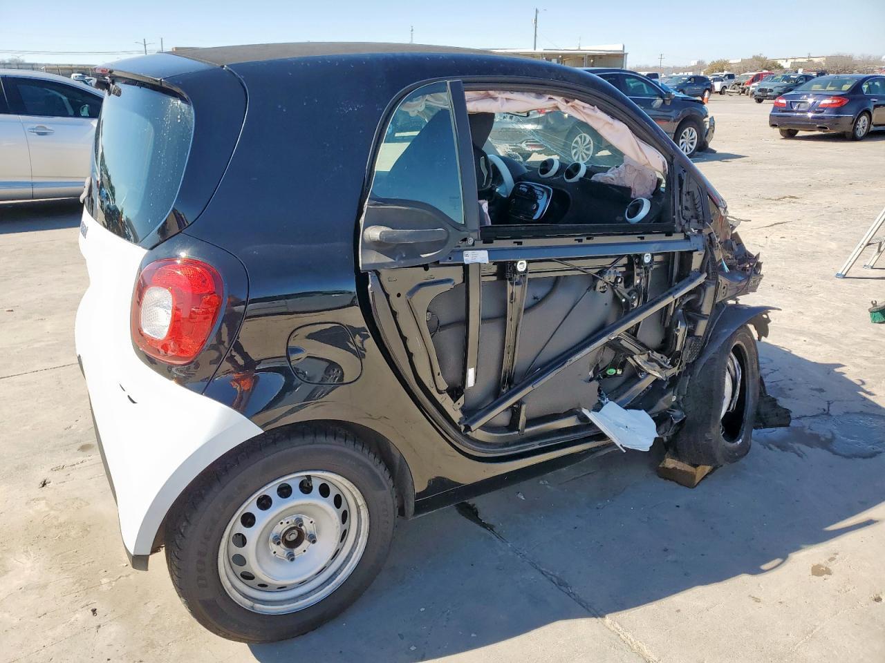 2017 SMART FORTWO - Image 3
