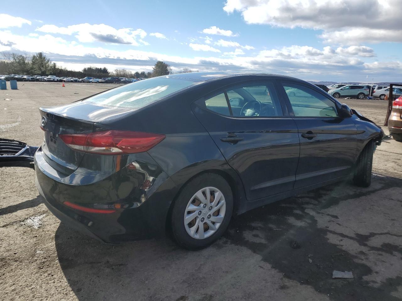2018 HYUNDAI ELANTRA SE - Фото 3