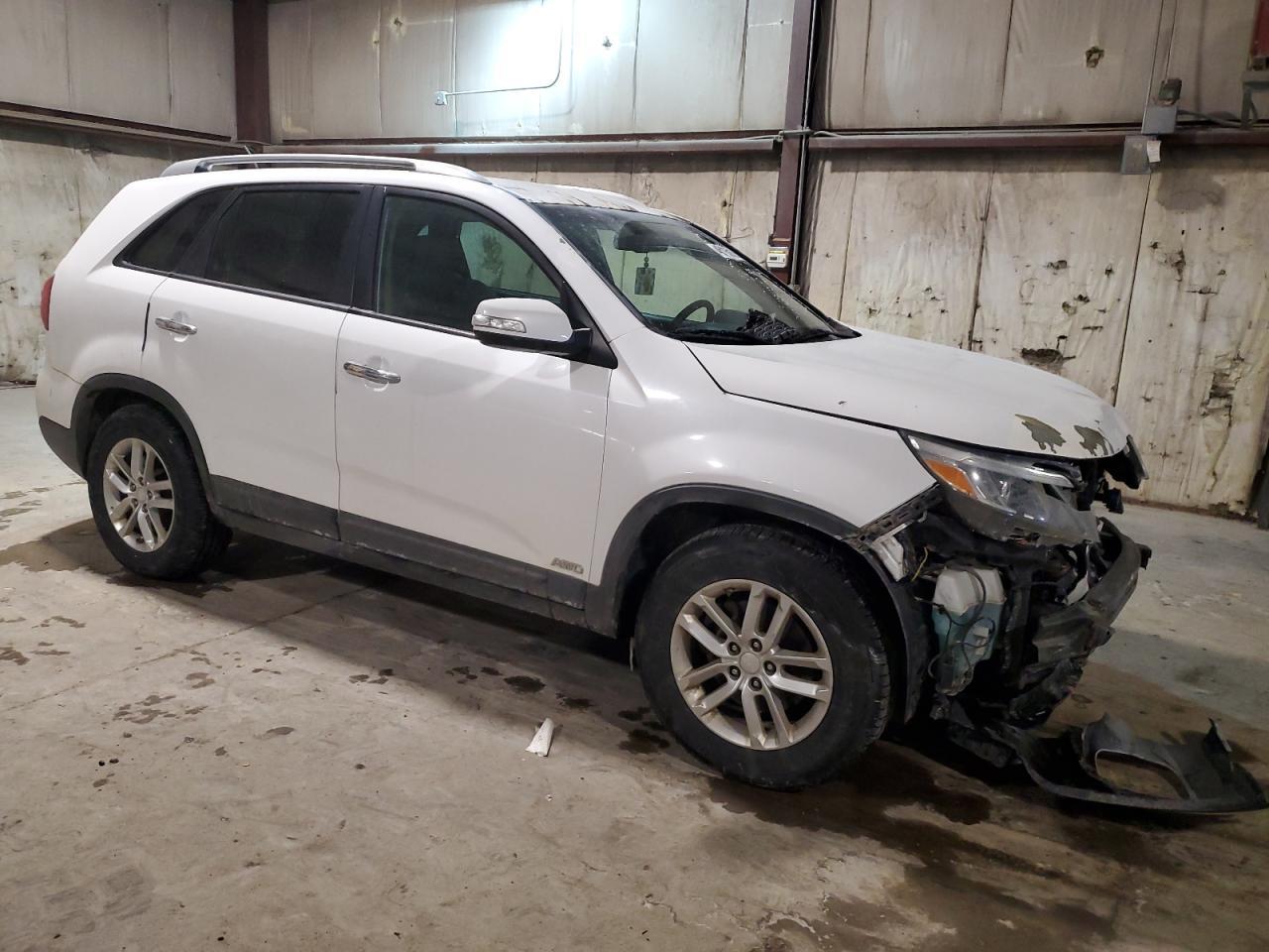 2014 KIA SORENTO LX - Image 4