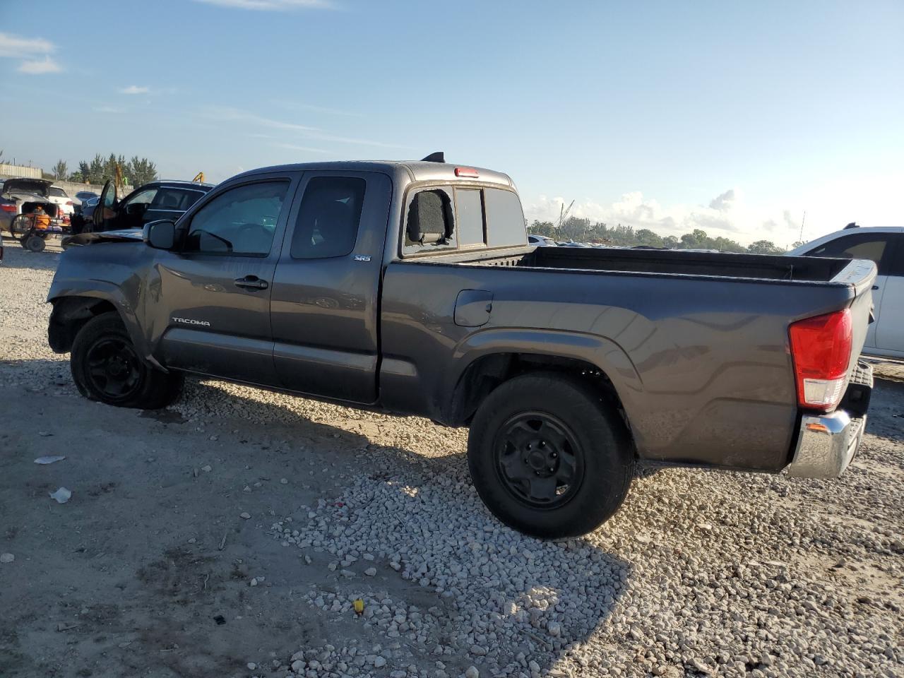 2017 TOYOTA TACOMA ACC - Фото 2