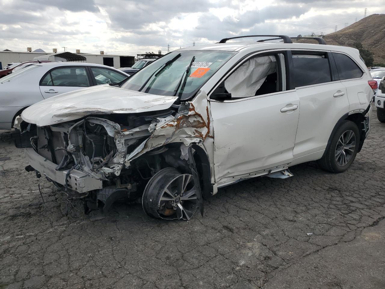 2018 TOYOTA HIGHLANDER