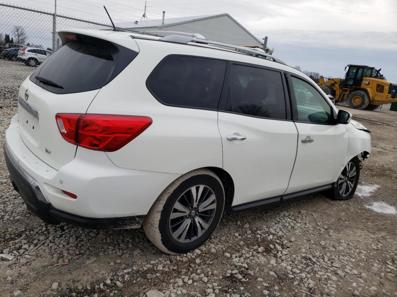 2017 NISSAN PATHFINDER - Image 3