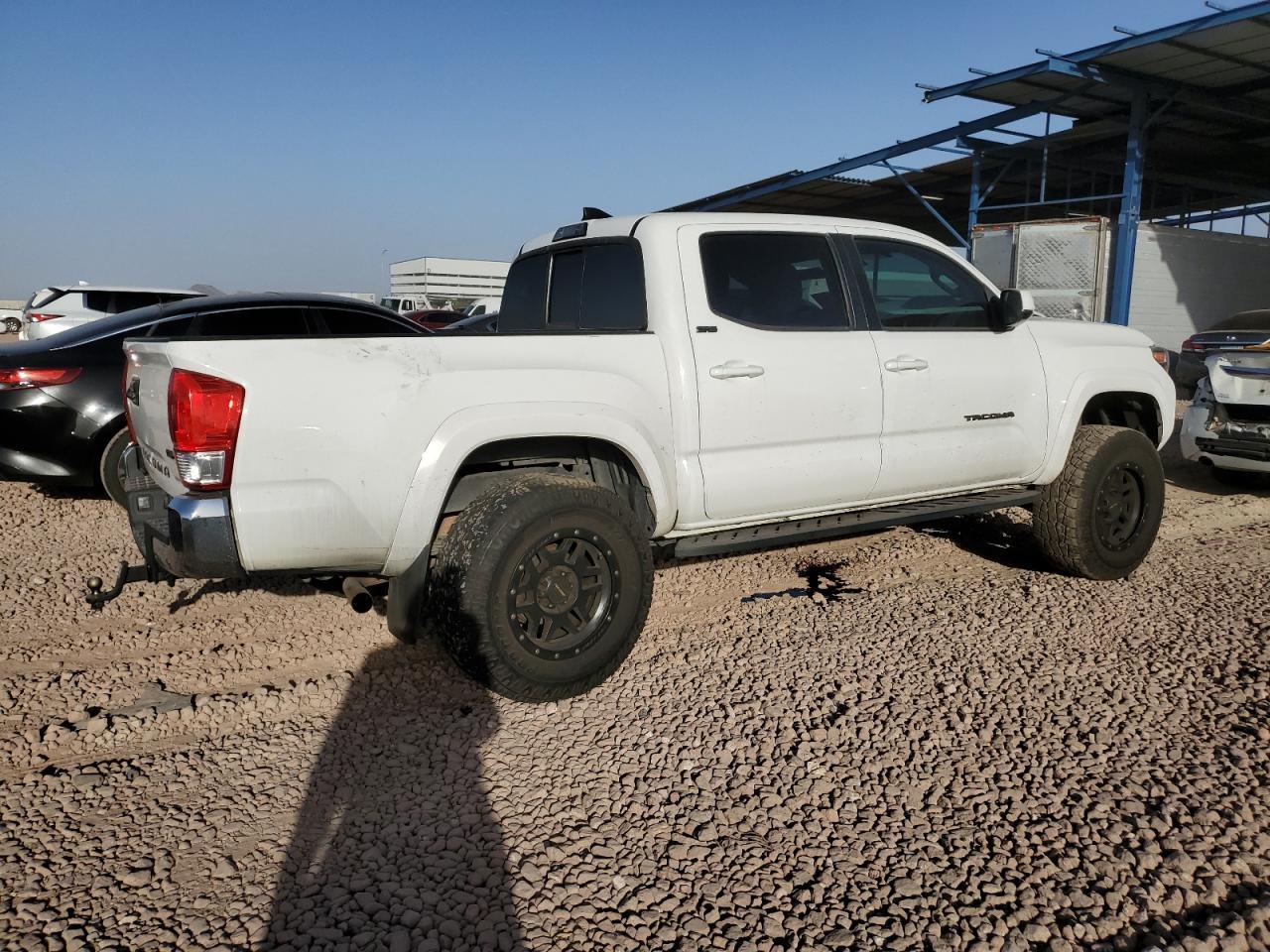 2017 TOYOTA TACOMA DOU - Фото 3