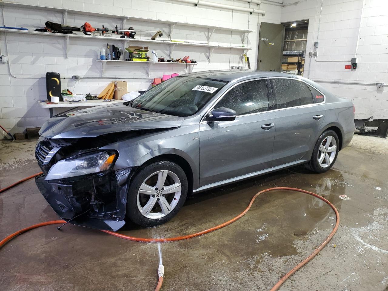 2015 VOLKSWAGEN PASSAT S