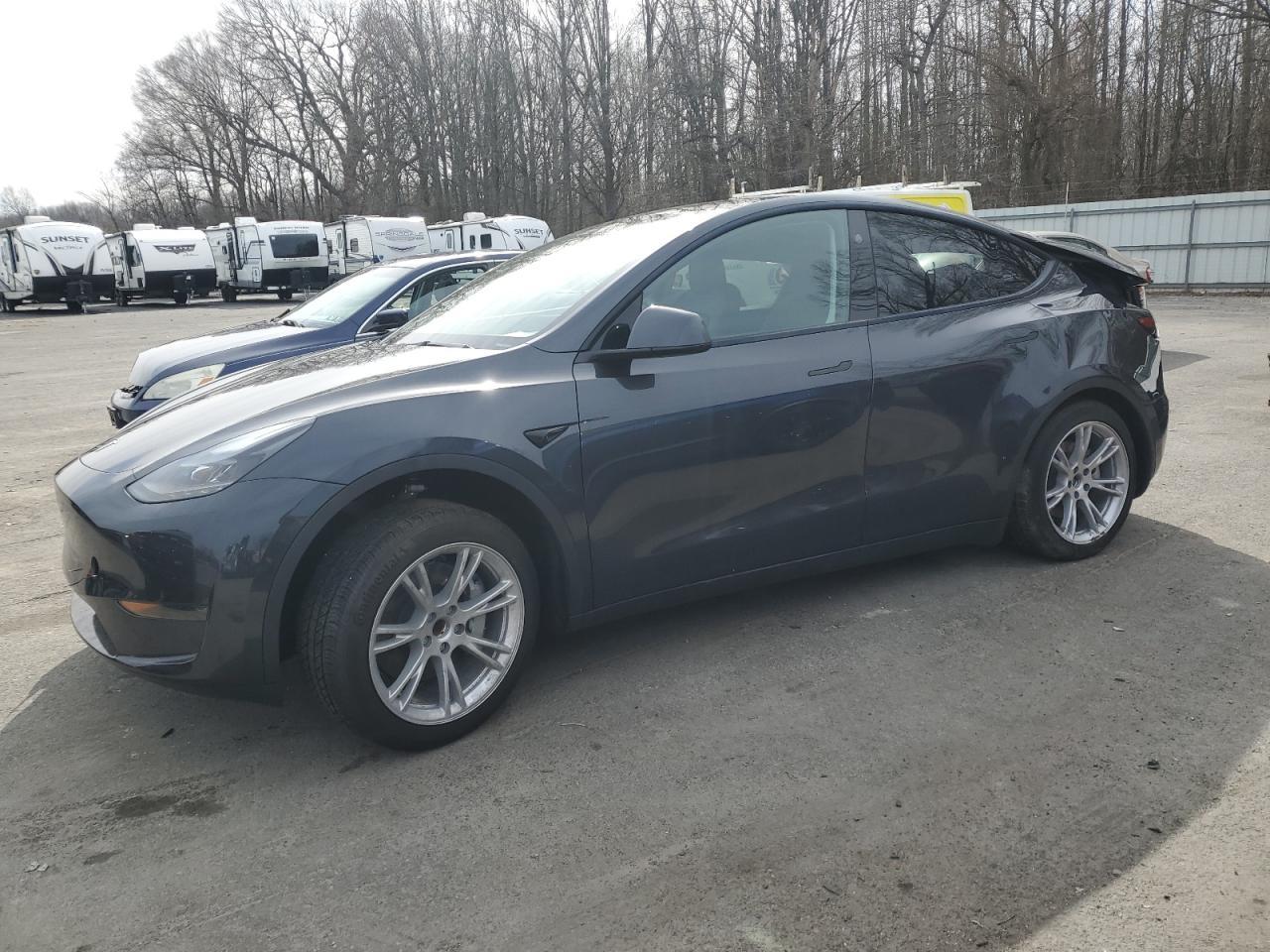 2024 TESLA MODEL Y