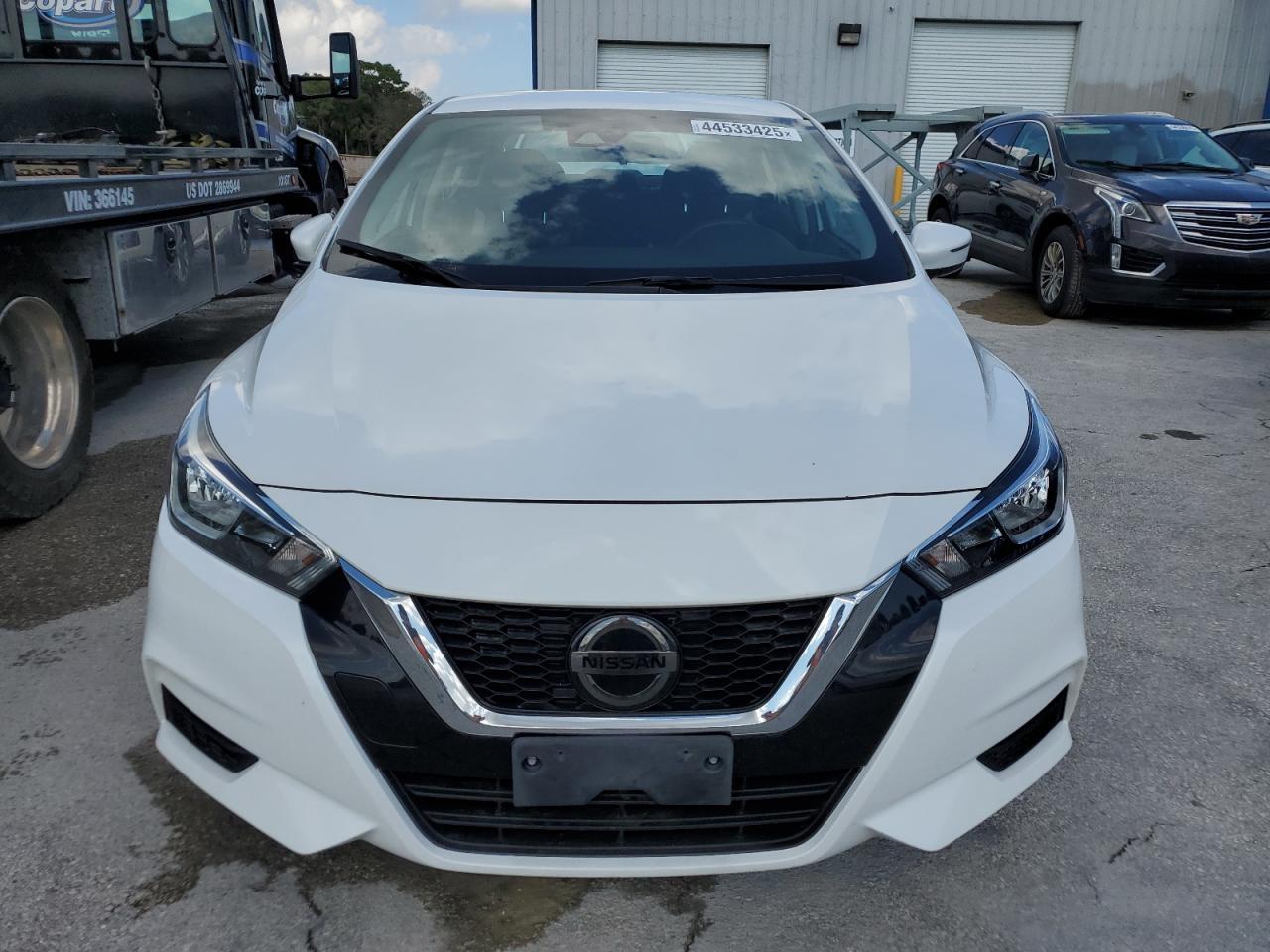 2021 NISSAN VERSA SV - Фото 5