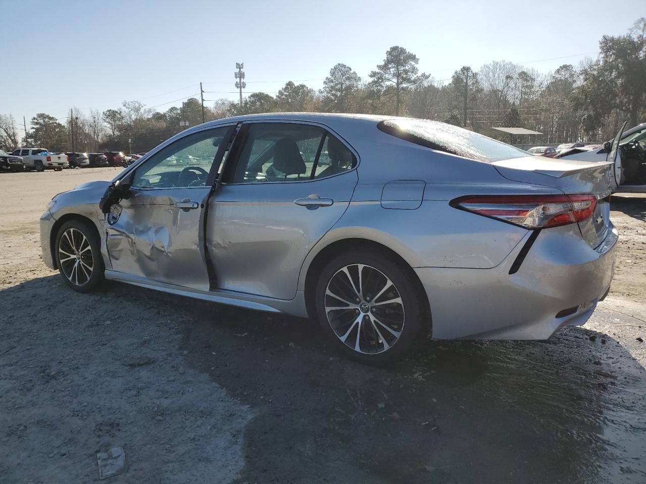 2018 TOYOTA CAMRY L - Фото 2