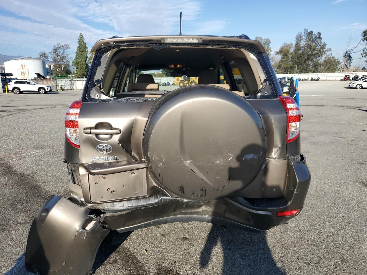 2011 TOYOTA RAV4 - Image 6