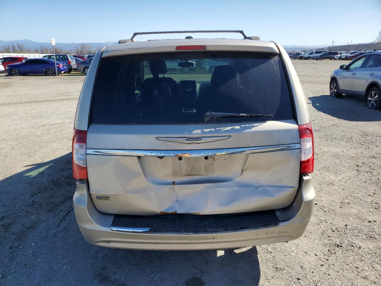 2014 CHRYSLER TOWN & COU - Фото 6