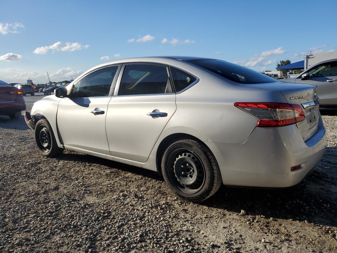 2013 NISSAN SENTRA S - Фото 2
