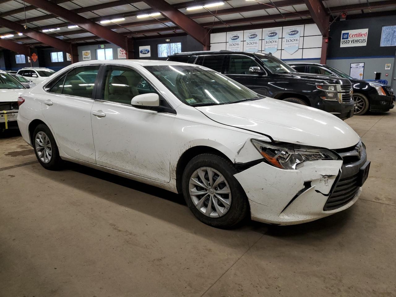 2015 TOYOTA CAMRY LE - Фото 4