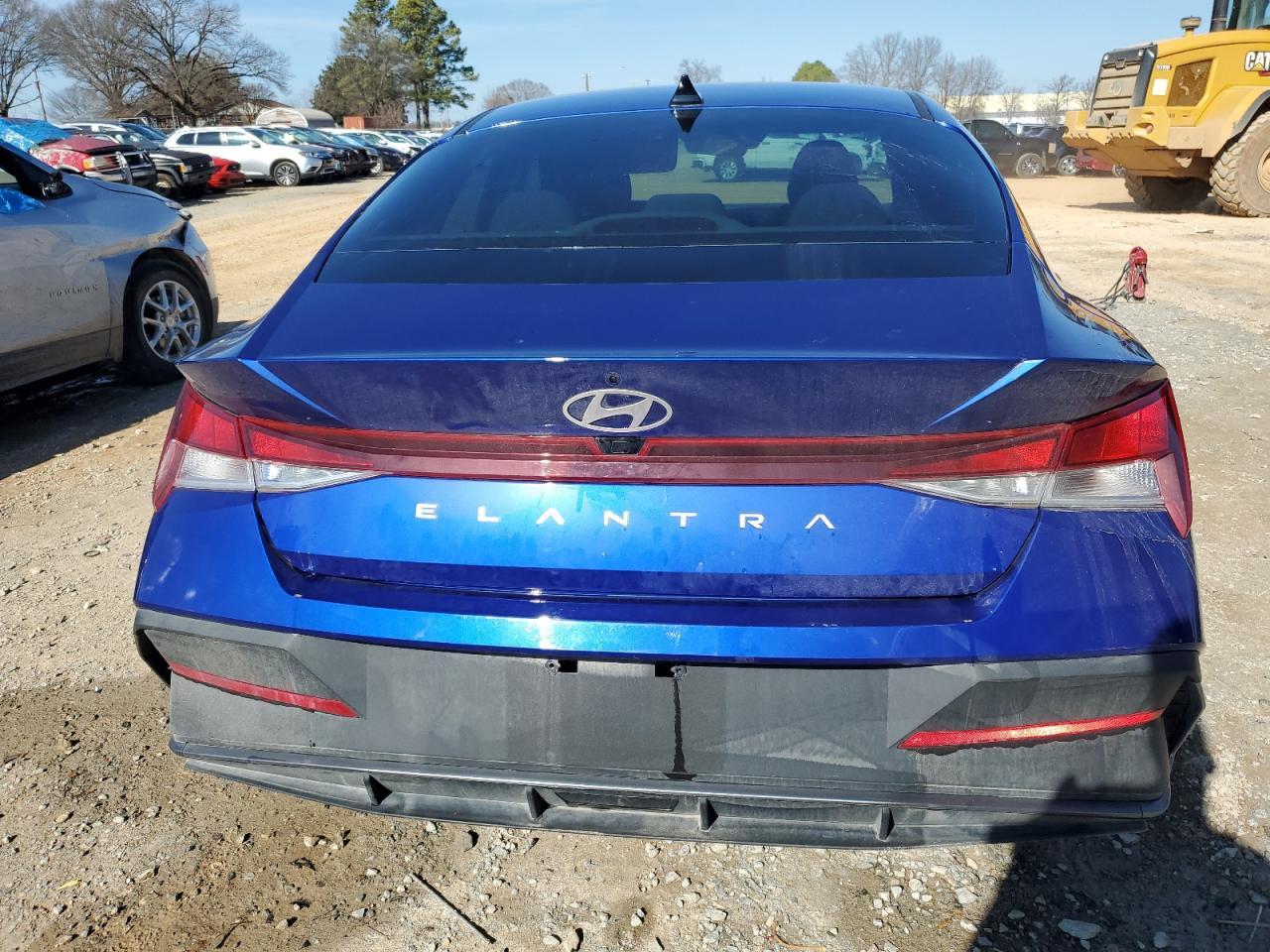 2024 HYUNDAI ELANTRA SE - Фото 6