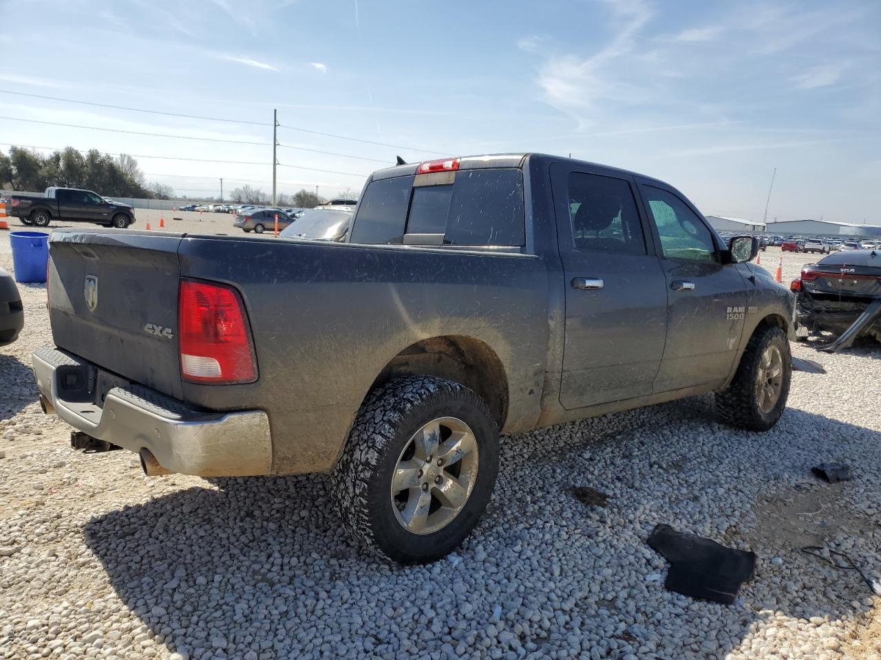 2017 RAM 1500 SLT - Image 3