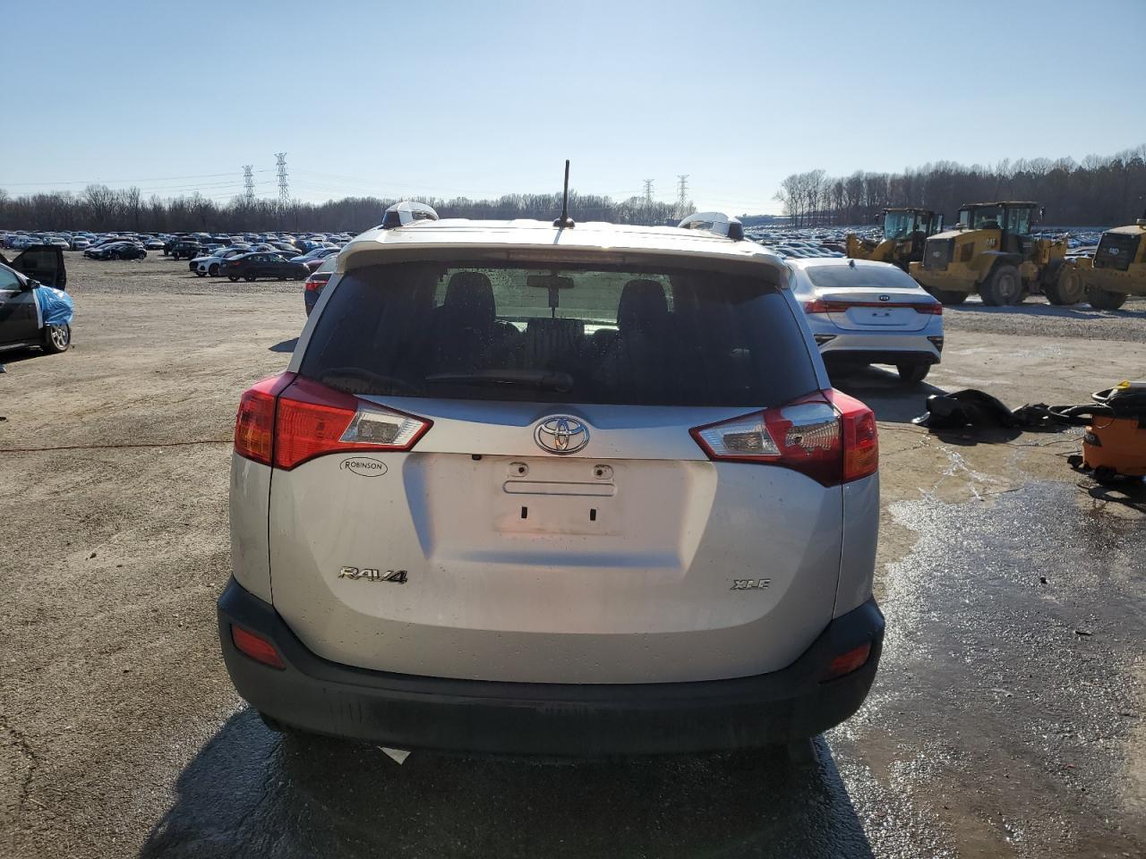 2015 TOYOTA RAV4 XLE - Image 6