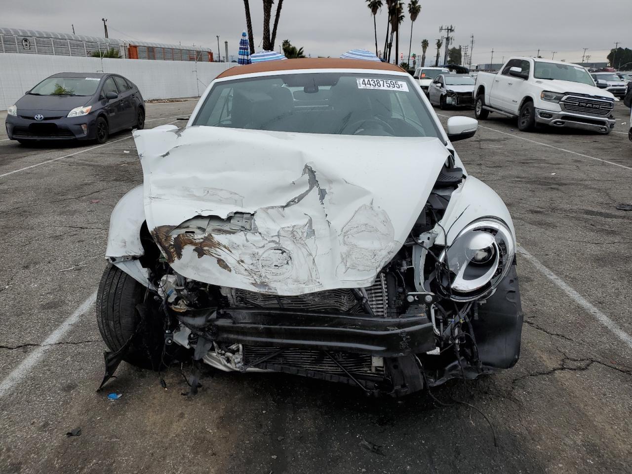 2019 VOLKSWAGEN BEETLE S - Image 5