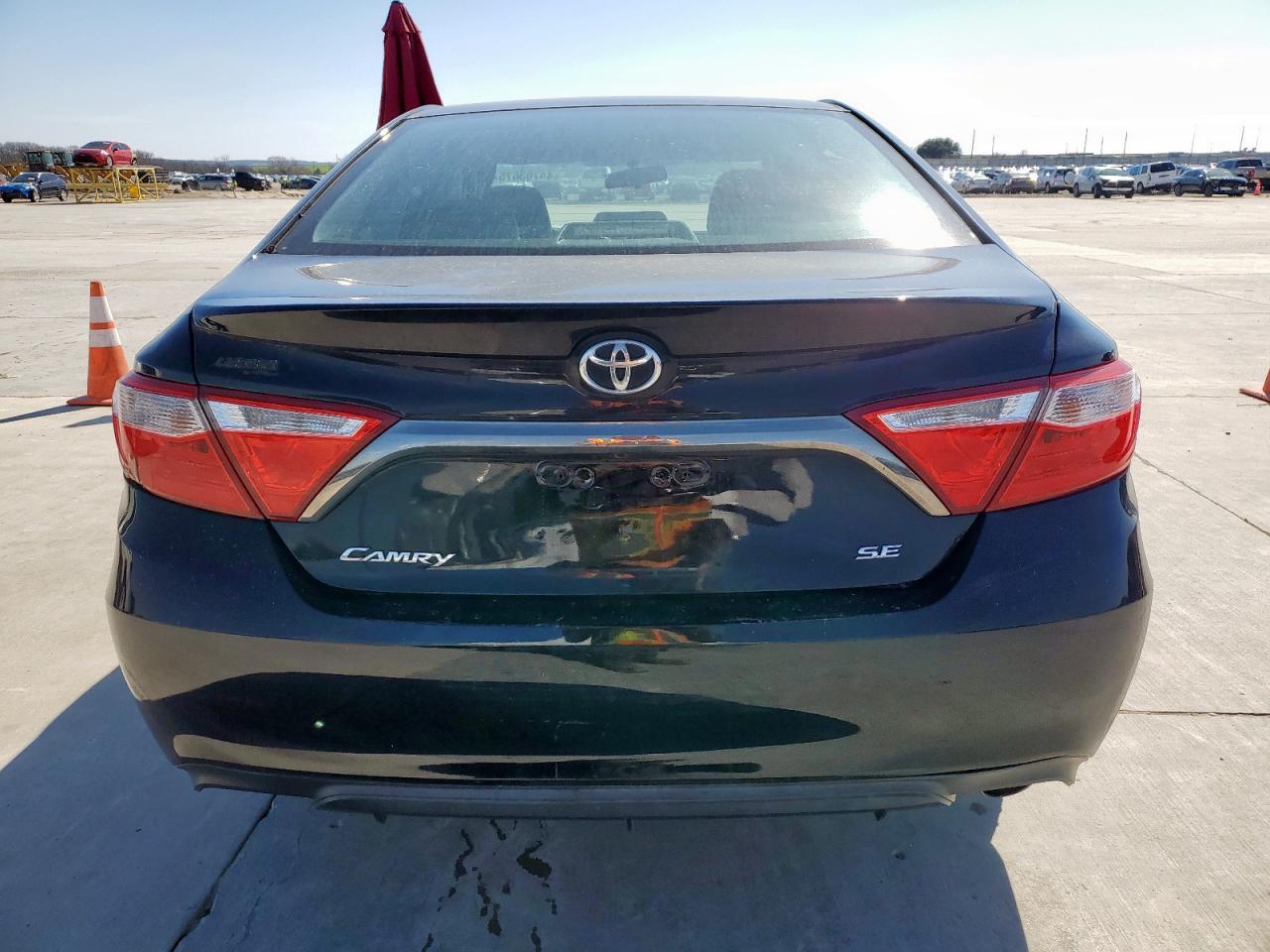 2016 TOYOTA CAMRY LE - Фото 6
