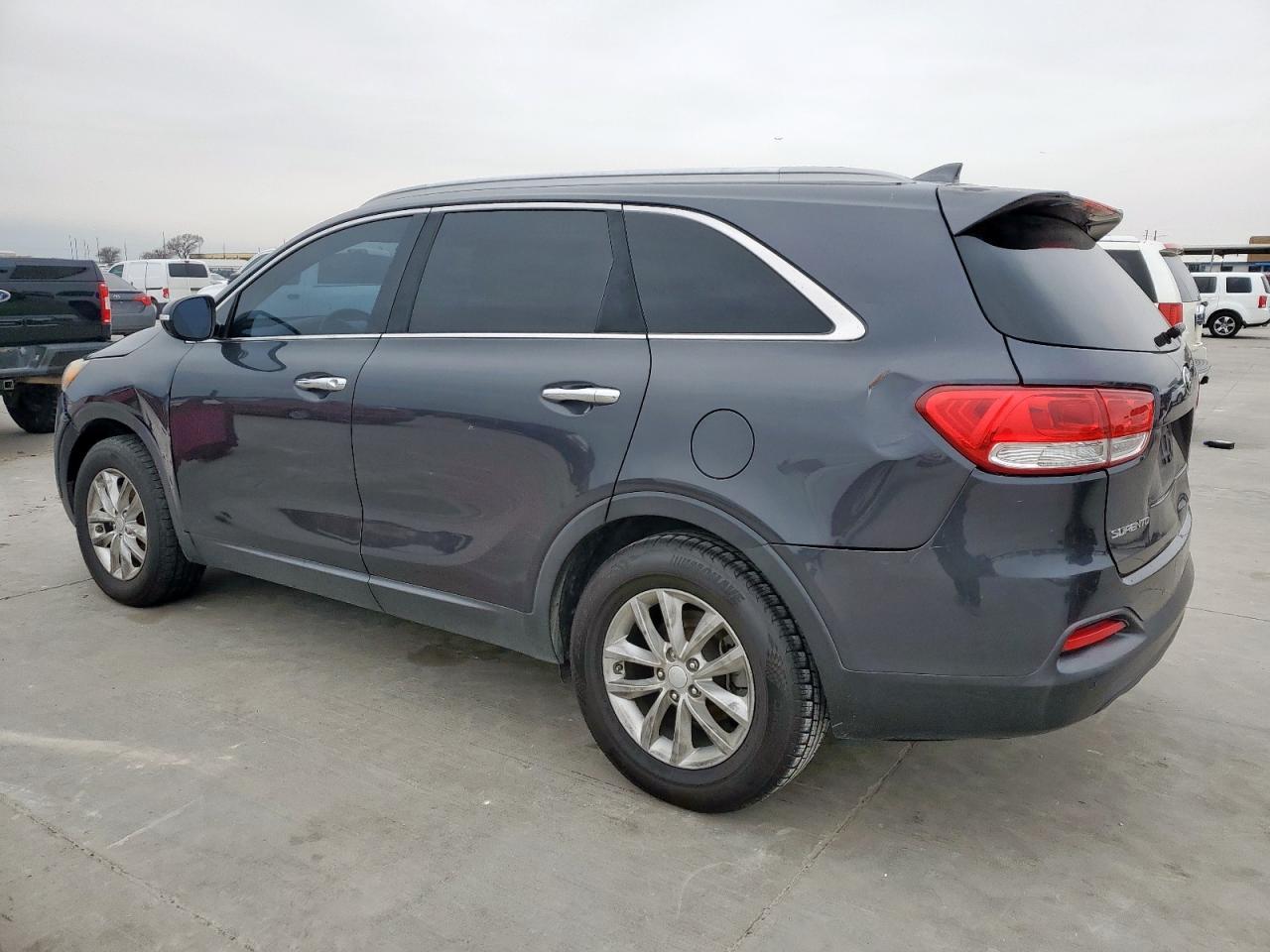 2017 KIA SORENTO LX - Фото 2