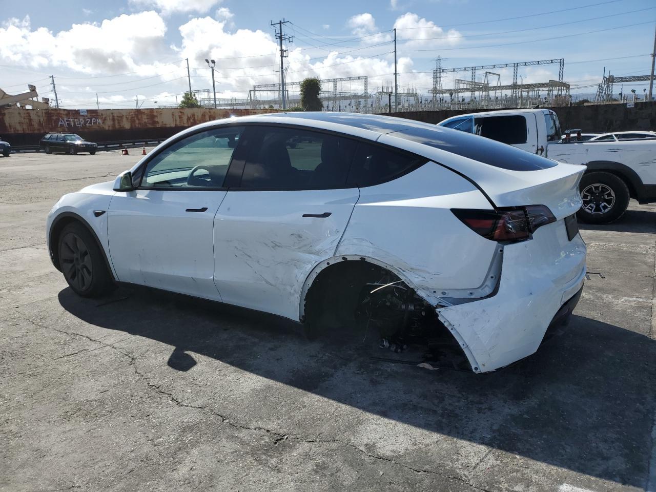 2025 TESLA MODEL Y - Image 2