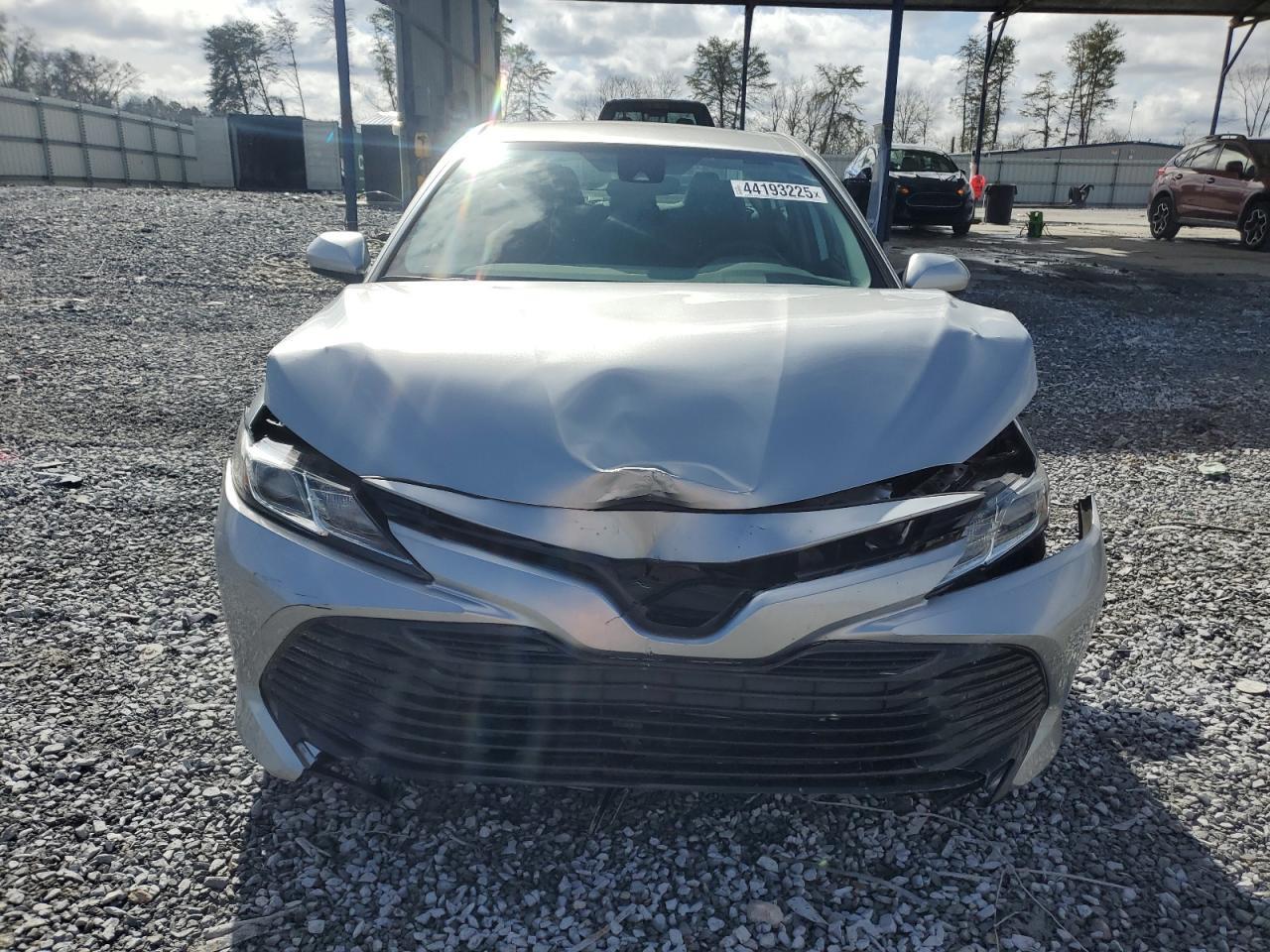2020 TOYOTA CAMRY LE - Фото 5