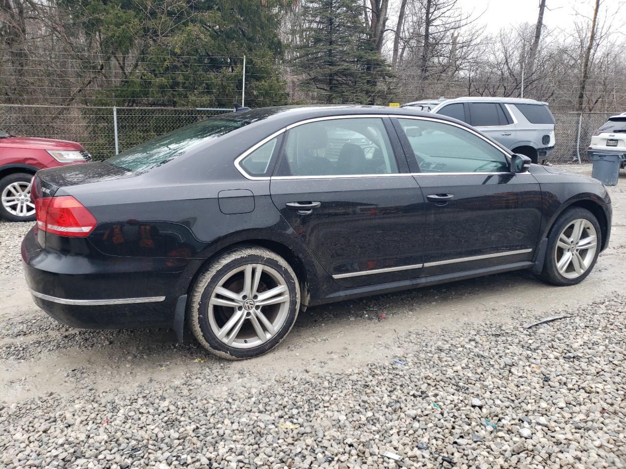 2015 VOLKSWAGEN PASSAT SEL - Фото 3