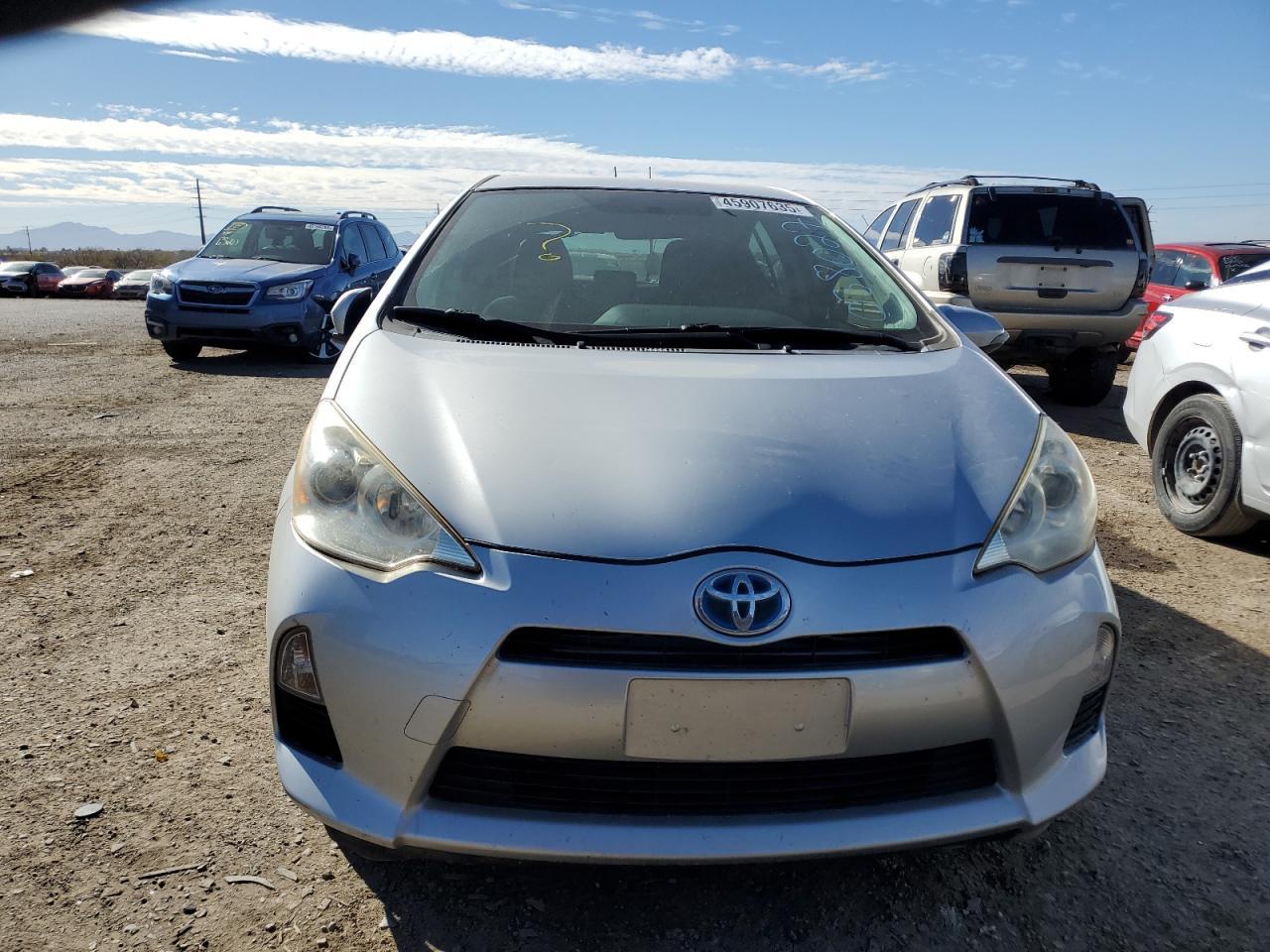 2013 TOYOTA PRIUS C - Фото 5