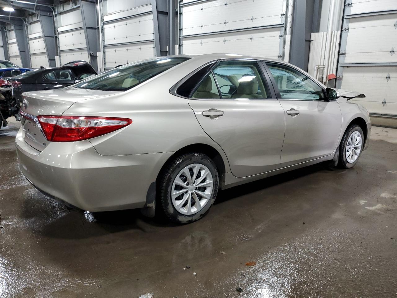 2016 TOYOTA CAMRY LE - Image 3
