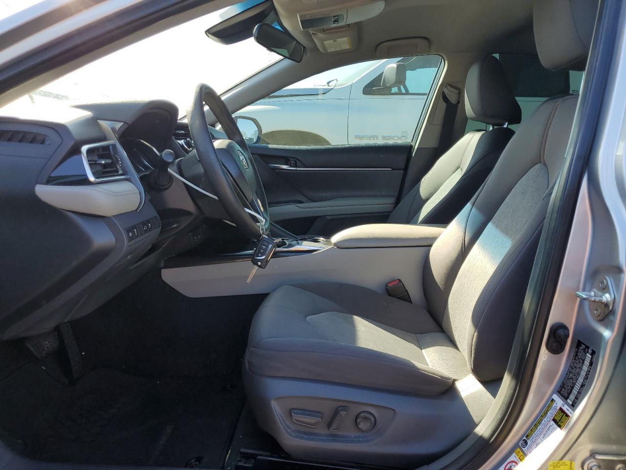 2018 TOYOTA CAMRY L - Фото 7
