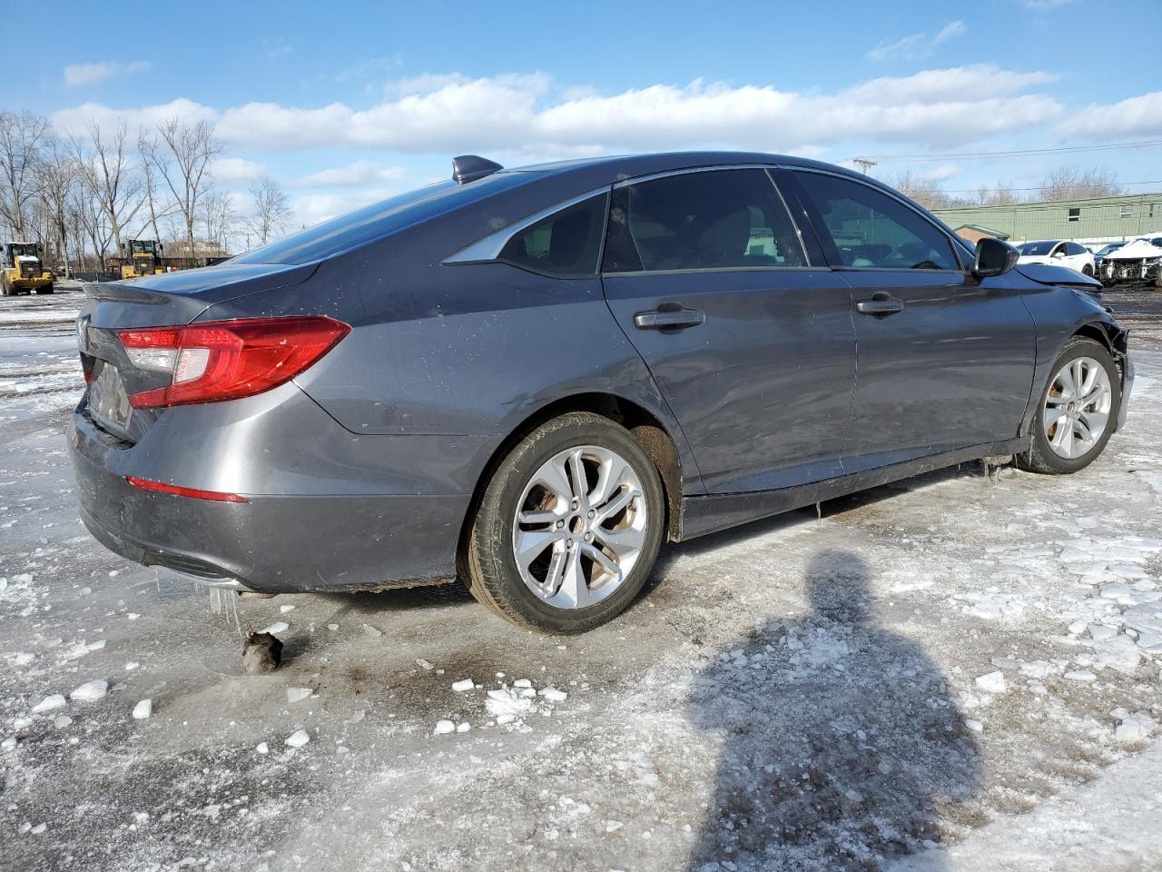2018 HONDA ACCORD LX - Image 3