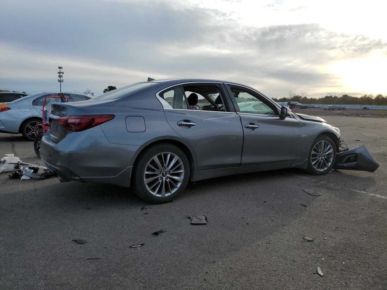 2018 INFINITI Q50 LUXE - Фото 3
