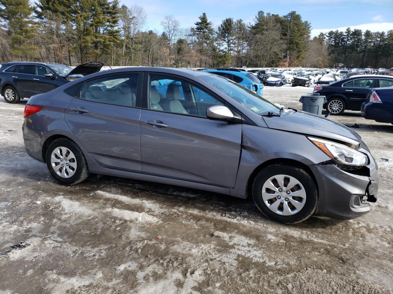 2017 HYUNDAI ACCENT SE - Image 4