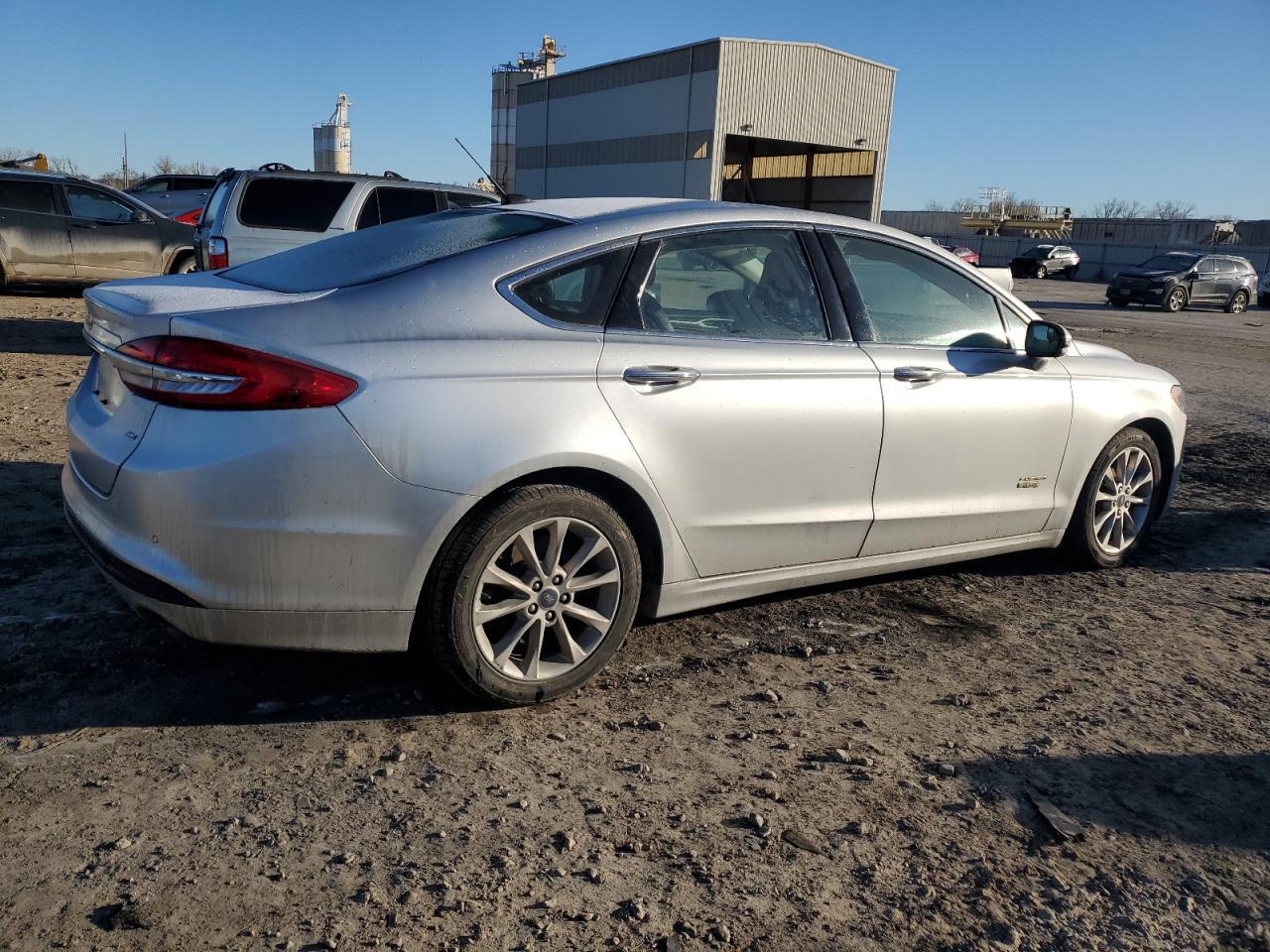 2017 FORD FUSION SE - Фото 3