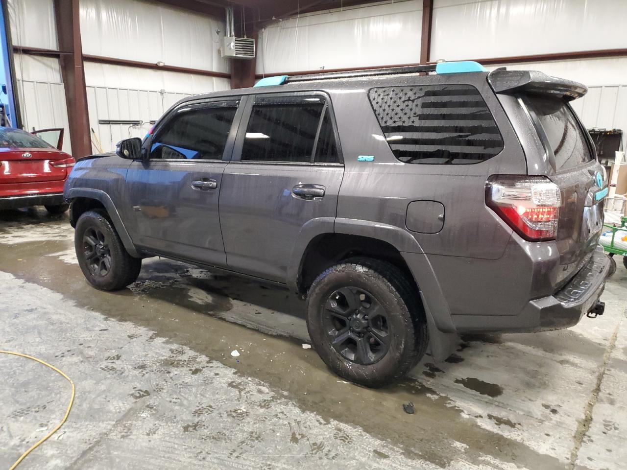 2020 TOYOTA 4RUNNER SR - Фото 3