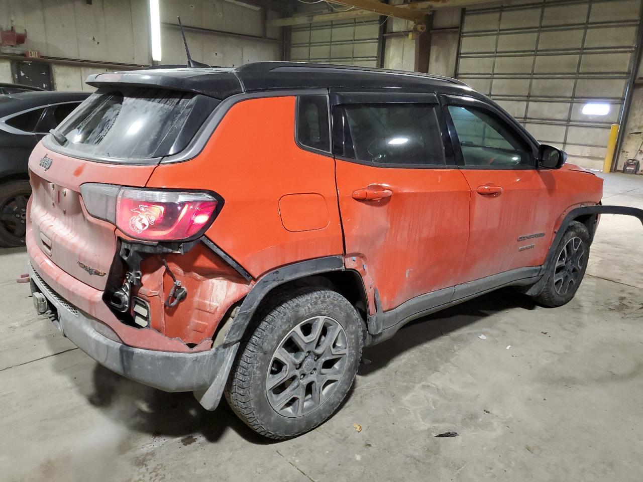 2019 JEEP COMPASS TR - Фото 3
