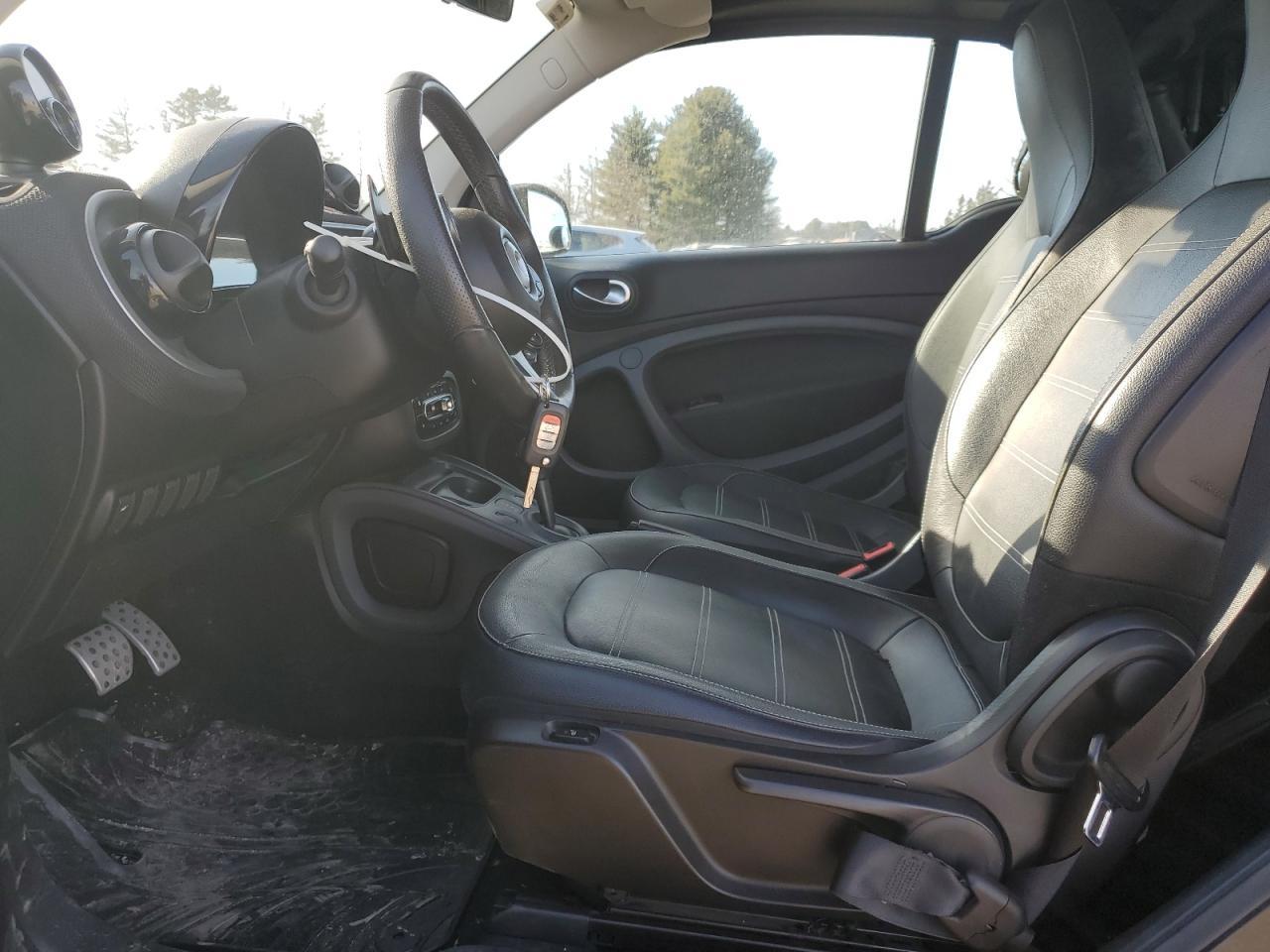 2017 SMART FORTWO - Image 7