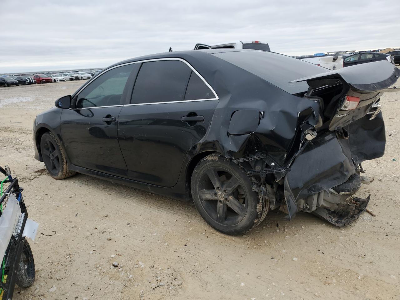 2014 TOYOTA CAMRY L - Image 2