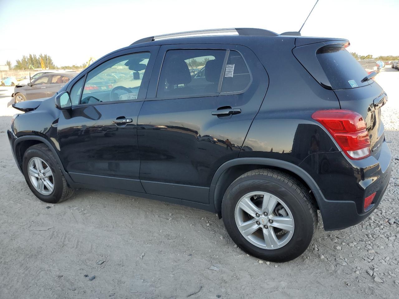 2021 CHEVROLET TRAX 1LT - Фото 2