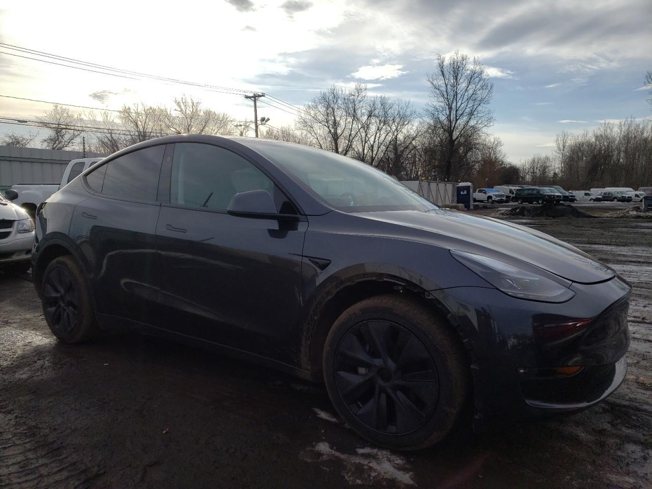 2024 TESLA MODEL Y - Image 4