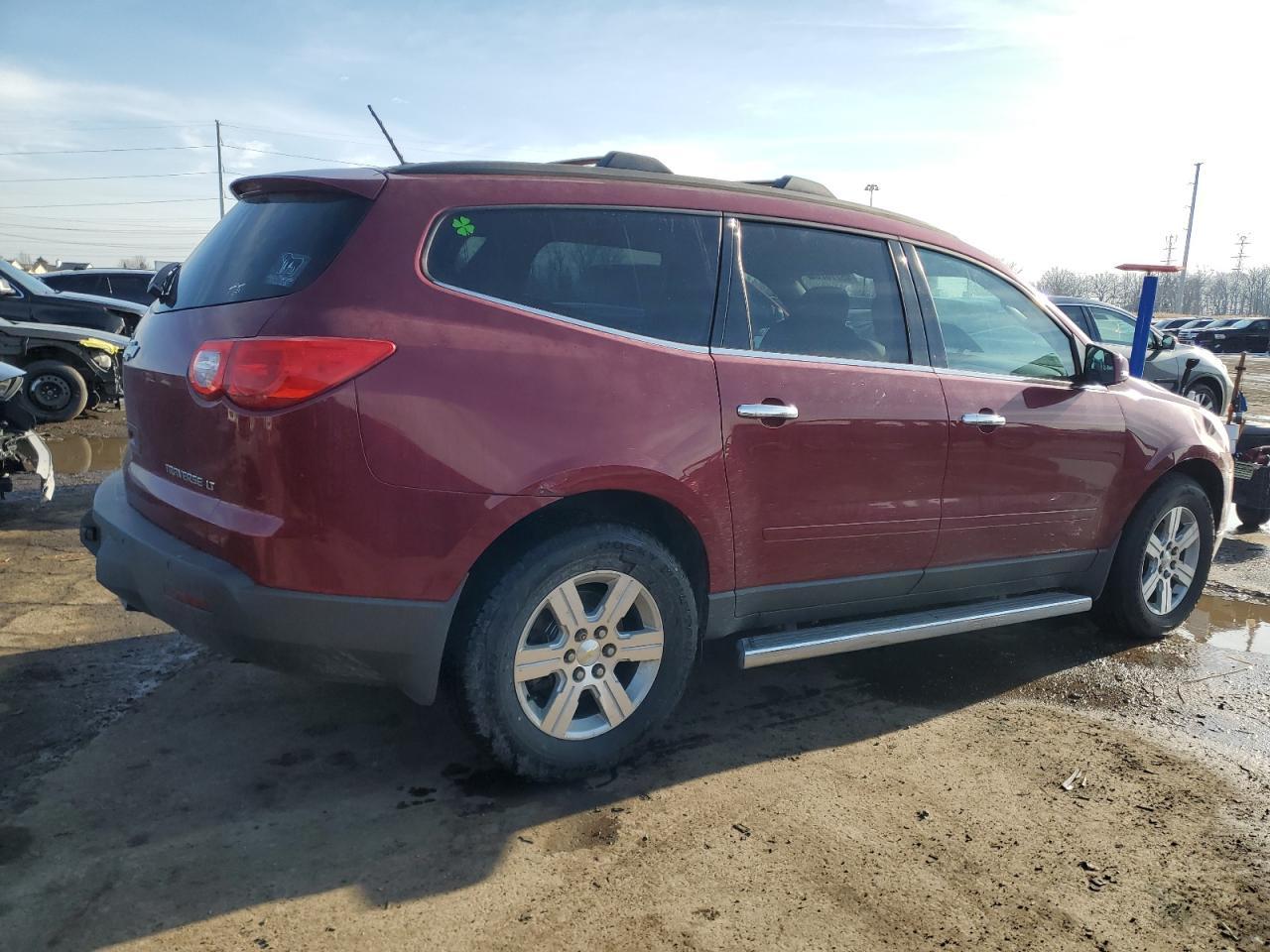 2011 CHEVROLET TRAVERSE L - Фото 3